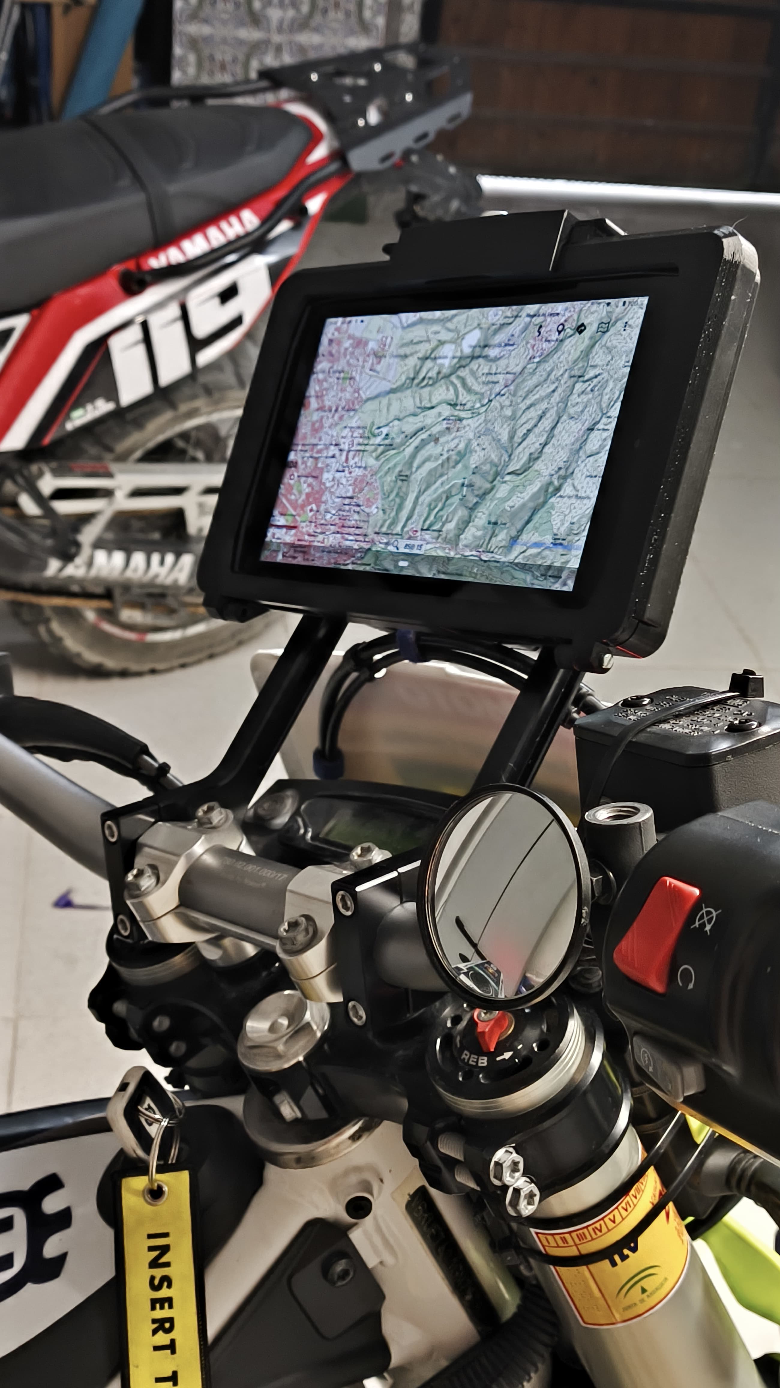 Navegación GPS y Soportes para Moto
