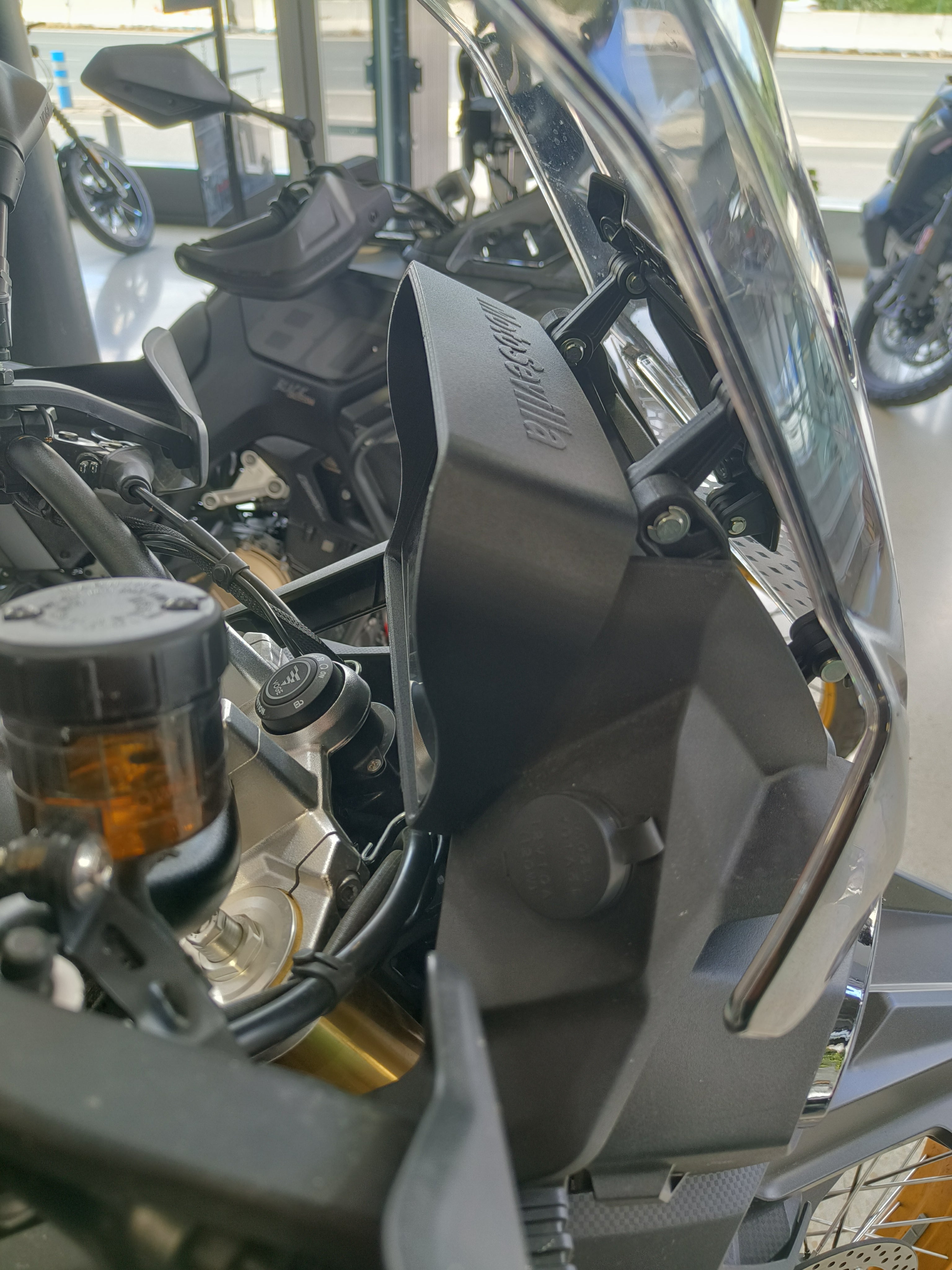 Visera Solar para Cuadro de Mandos Voge 900 DSX