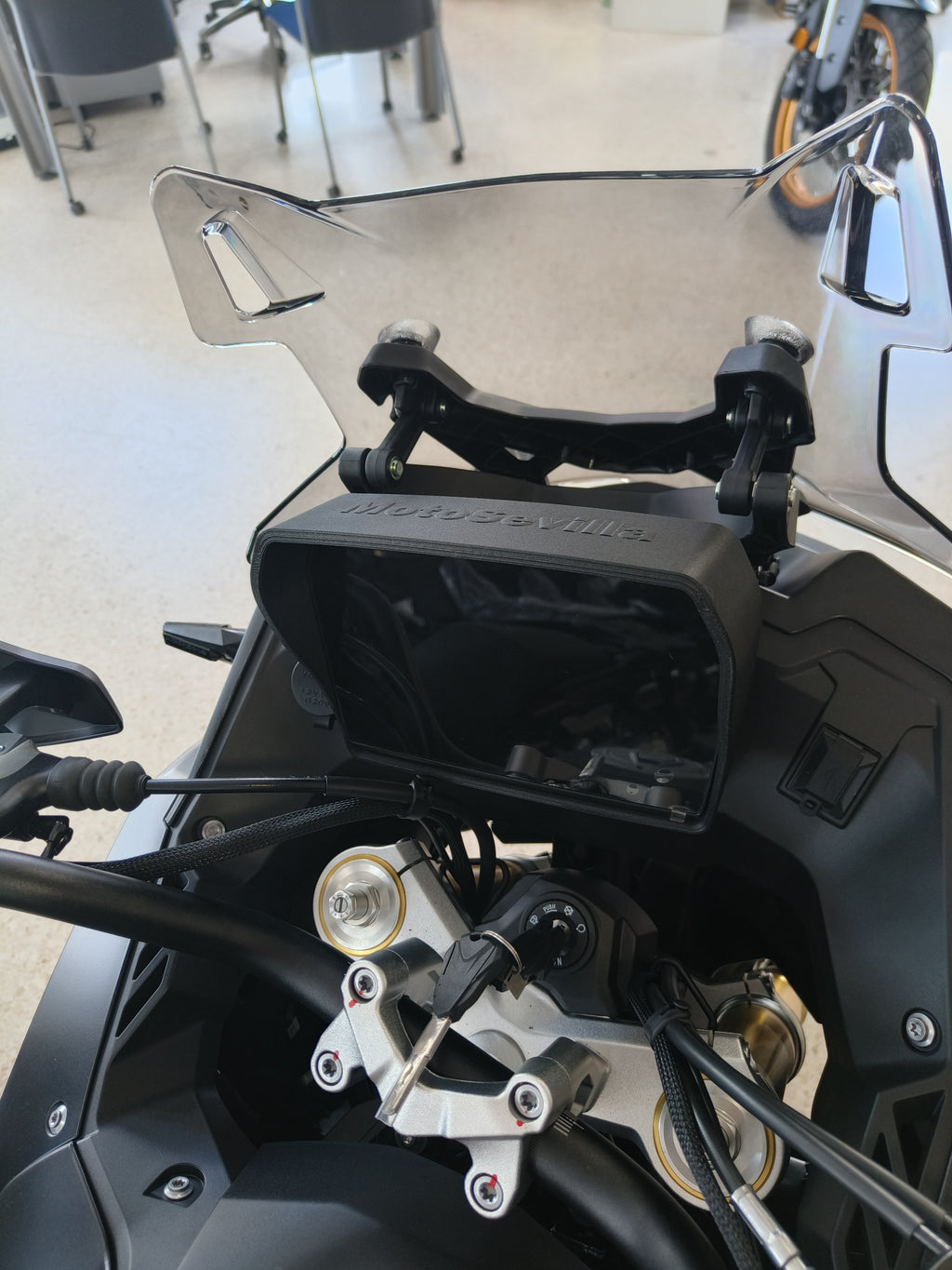 Visera Solar para Cuadro de Mandos Voge 525 DSX