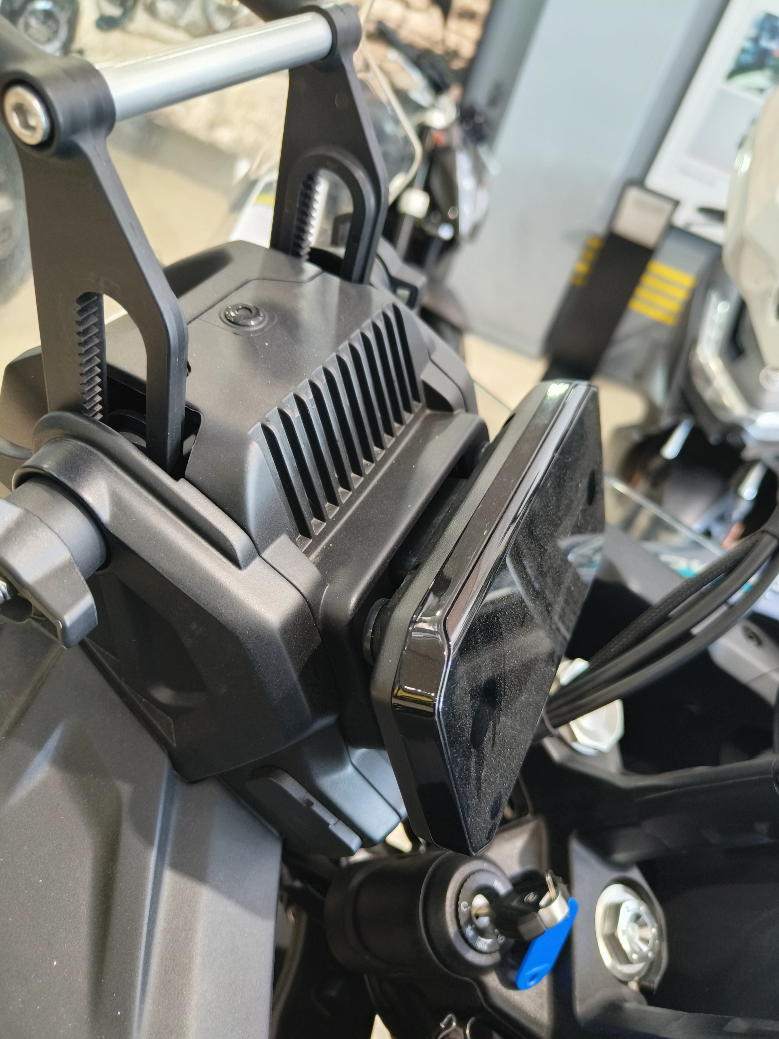 Visera Solar CF Moto 700 MT