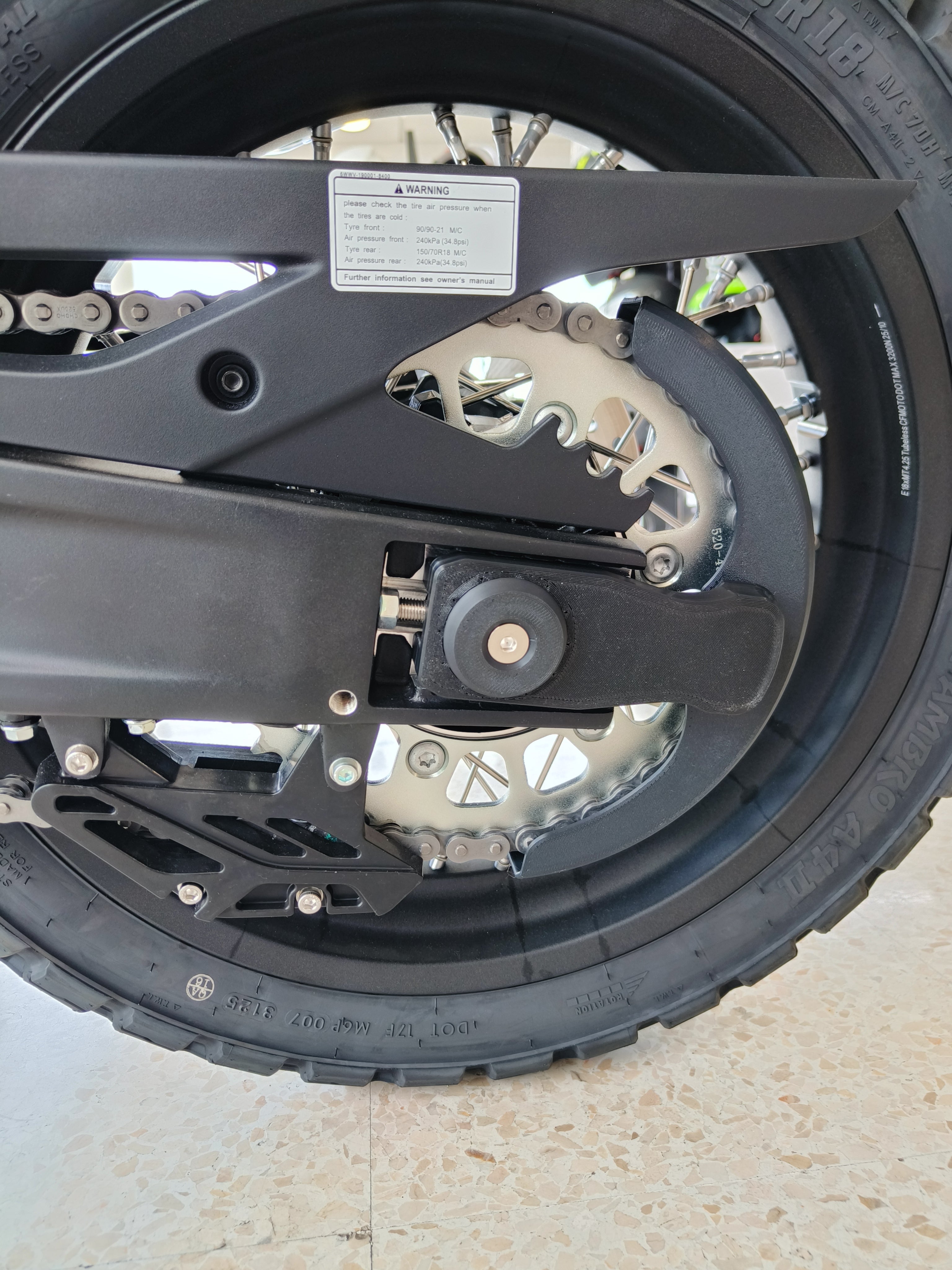 Cubre Cadenas CF Moto 800 MTx