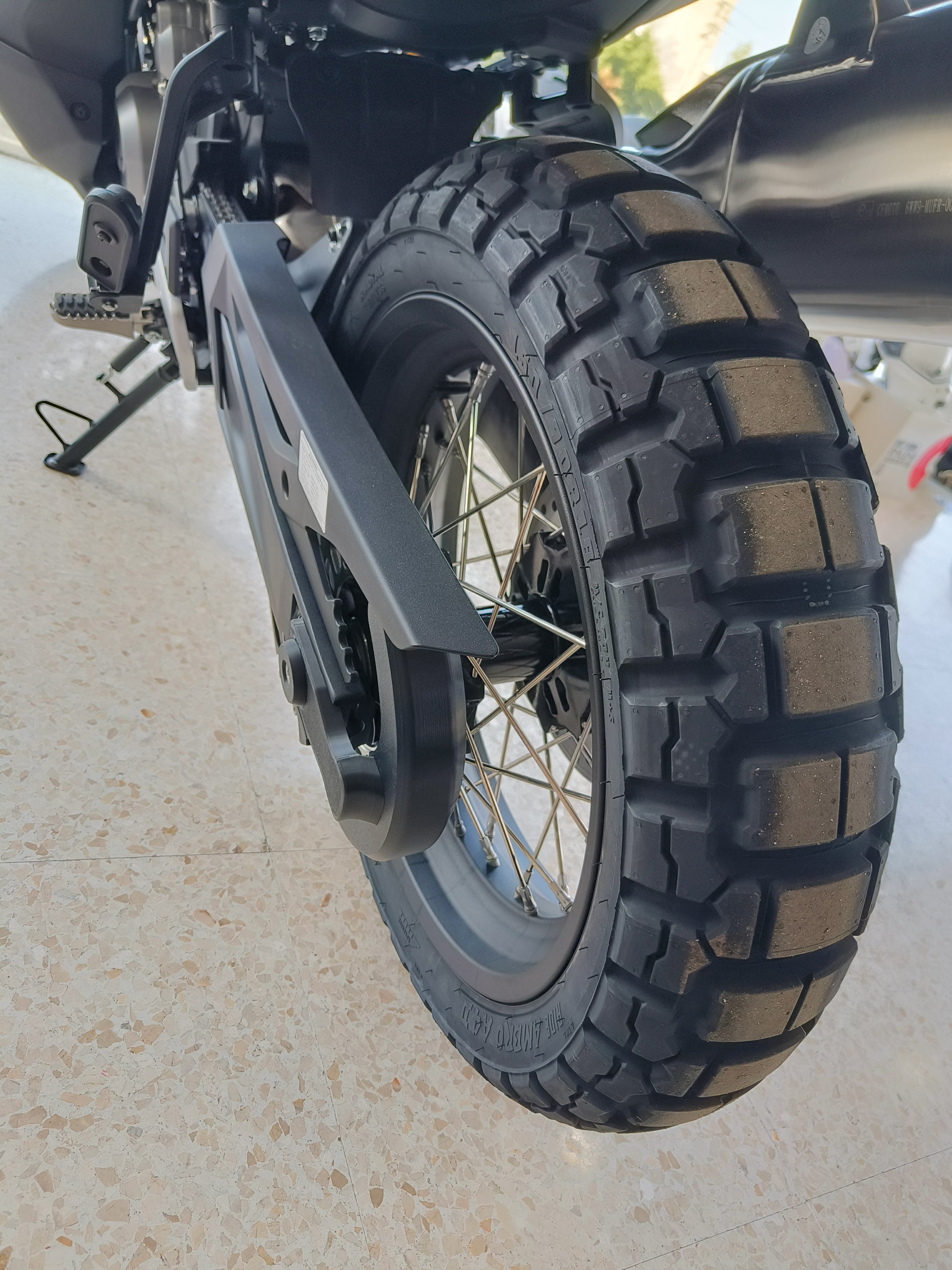 Cubre Cadenas CF Moto 800 MTx