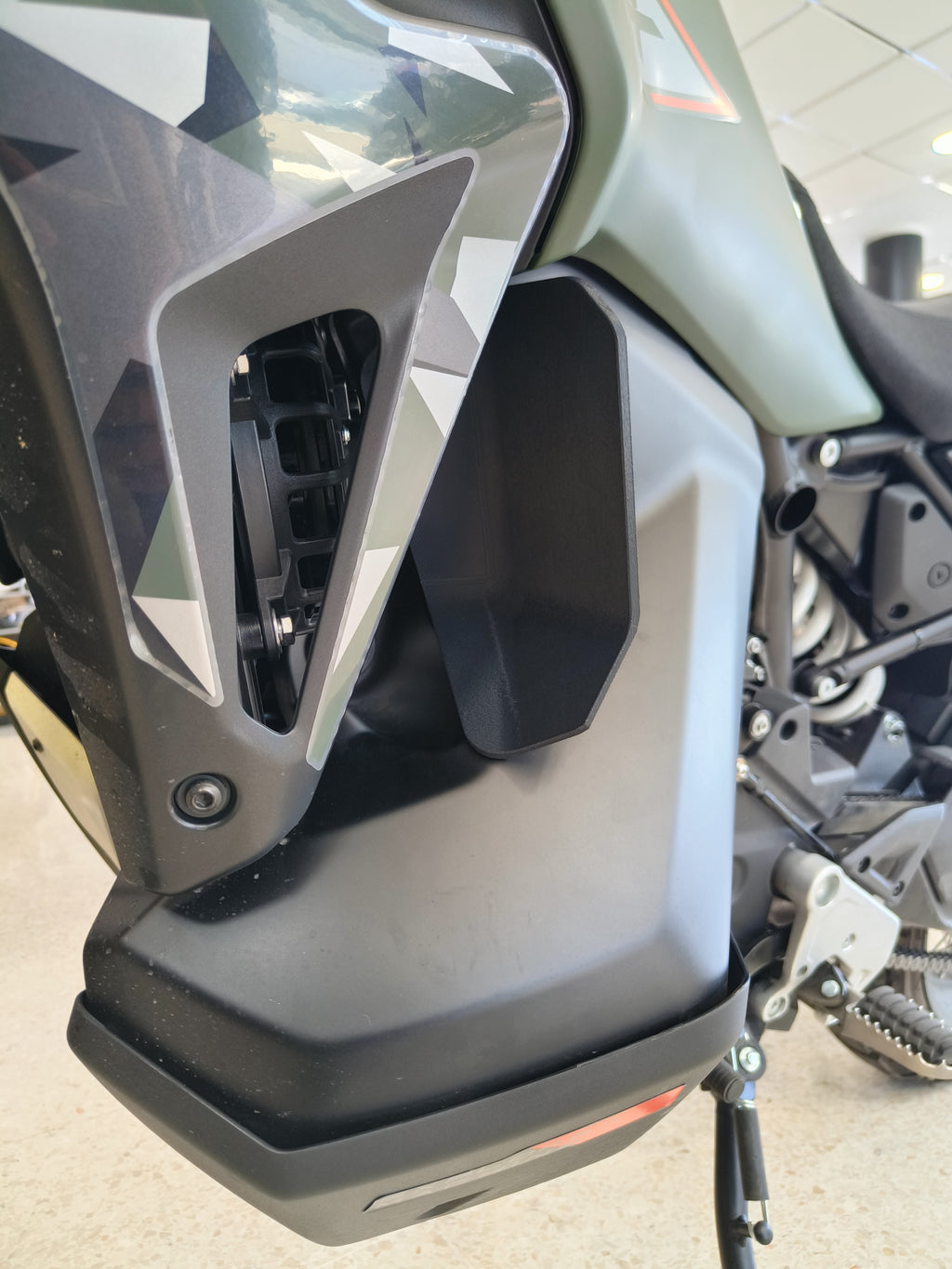 Deflector aire caliente CF Moto 800 MTx / 1000 MTx